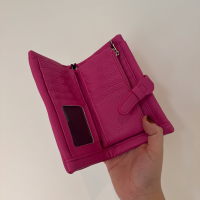 Fuchsia clutch
