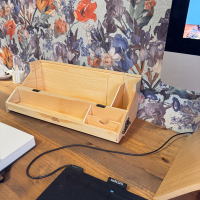Houten Wijnkist – Omgetoverd tot Stijlvolle Bureau Organizer