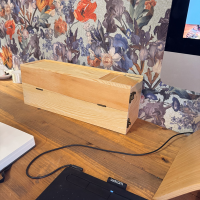 Houten Wijnkist – Omgetoverd tot Stijlvolle Bureau Organizer